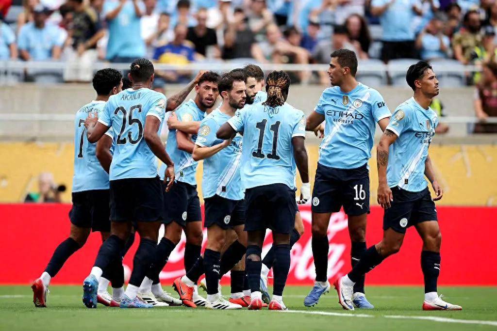 世俱杯三连胜,5-2!两场狂飙11球,曼城夺头名,意甲豪门遭碾压